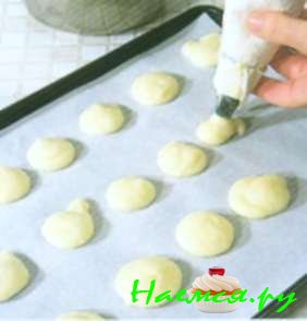 Мягкие миндальные печенья (около 20 штук) Мягкие миндальные печенья (около 20 штук)