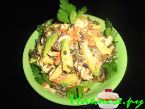 Салат с морской капустой и авокадо