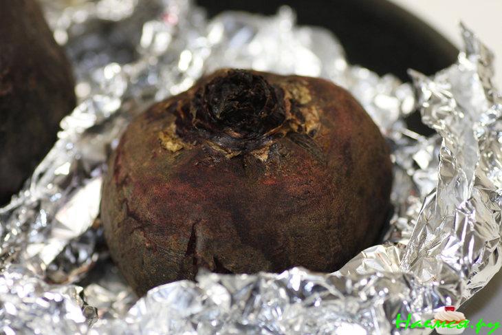 Борщъ изъ печеной свеклы съ виномъ