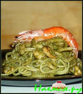 Спагетти с морепродуктами и соусом "Песто" Спагетти с морепродуктами и соусом "Песто"