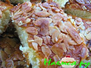 Пирог с миндалём