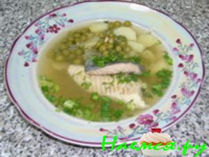 Рыбный суп с зеленым горошком