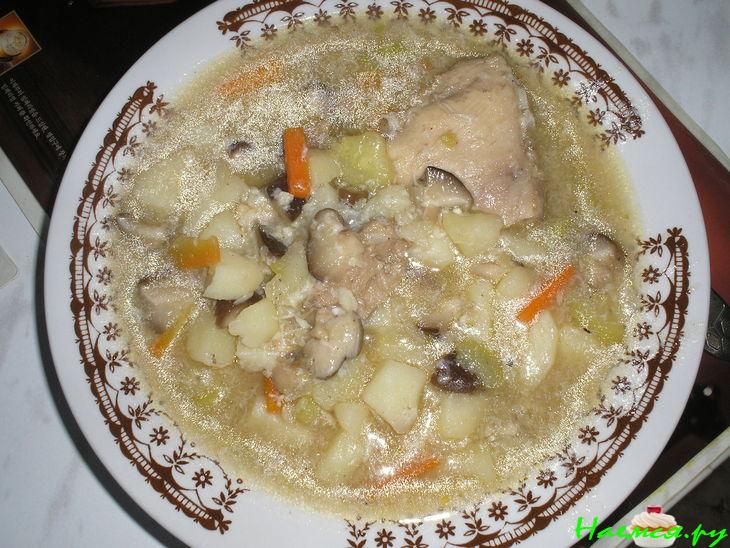 Грибной суп с кабачками и китайским акцентом