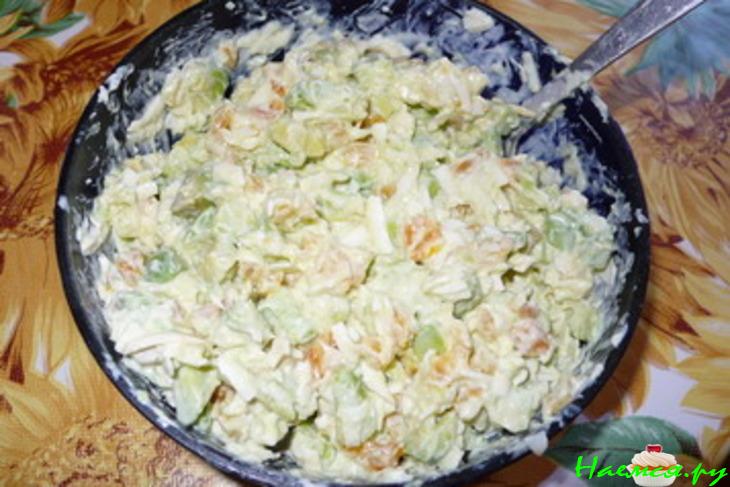 Салат из авокадо и кураги