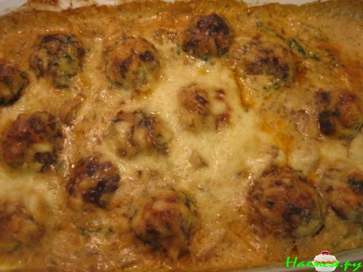 Тефтели с грибным соусом