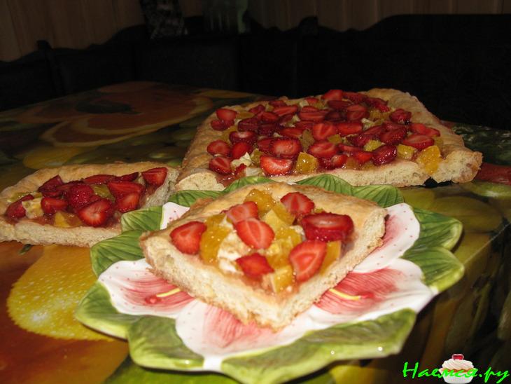 Пирог из быстрого теста с апельсином и клубникой Пирог из быстрого теста с апельсином и клубникой