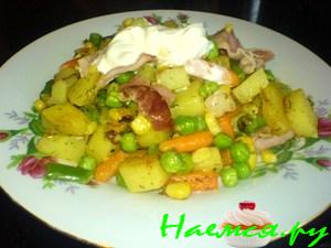 Жареный картофель с овощами