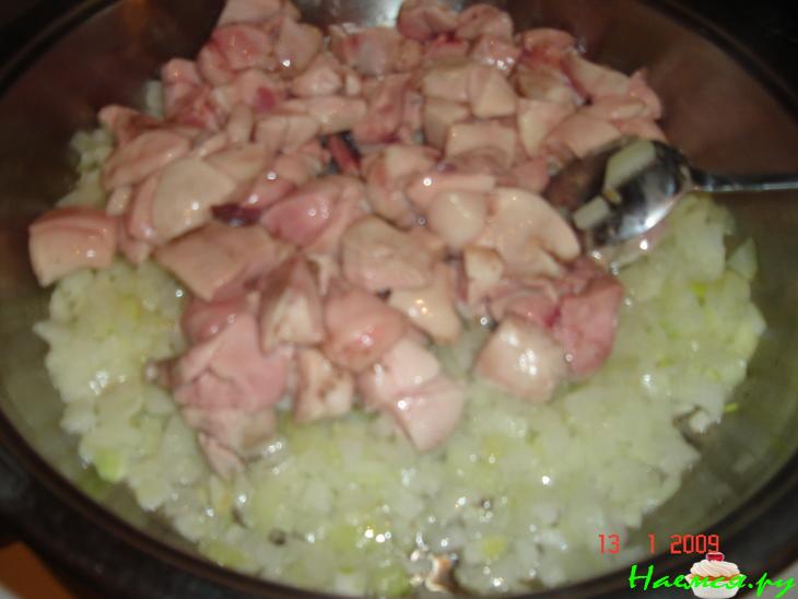 Икра окуня. Тушение куриного филе на сковороде. Можно ли добавлять молоки в уху. Рыбные молоки с рисом. Сколько минут варить молоки лососевых.