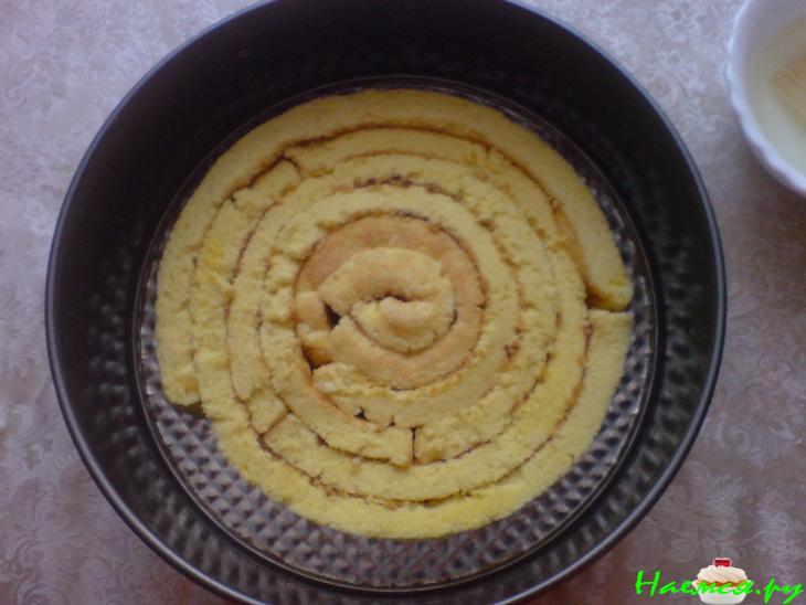 Персиковый бисквитный торт