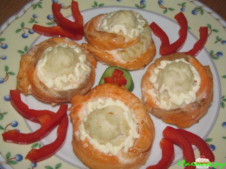 Завитки из красной и белой рыбы Завитки из красной и белой рыбы