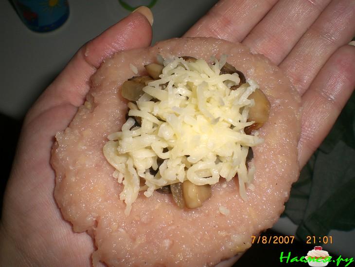 Биточки с грибами