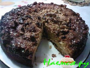 Пирог с изюмом, вишней и тыквой в медовой заливке