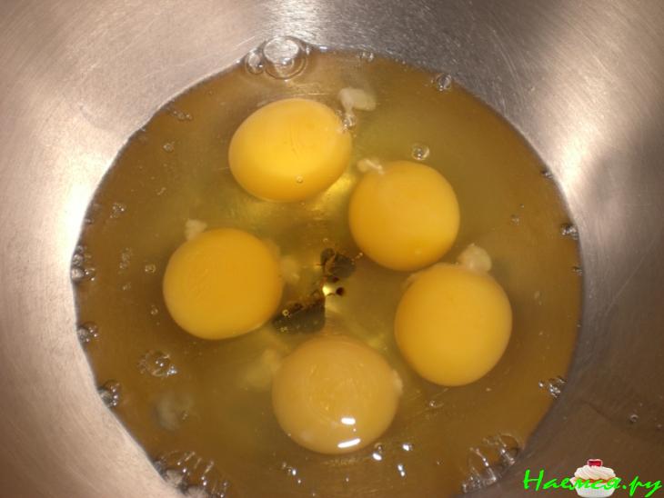 Сырно-апельсиновый торт с шоколадной мастикой