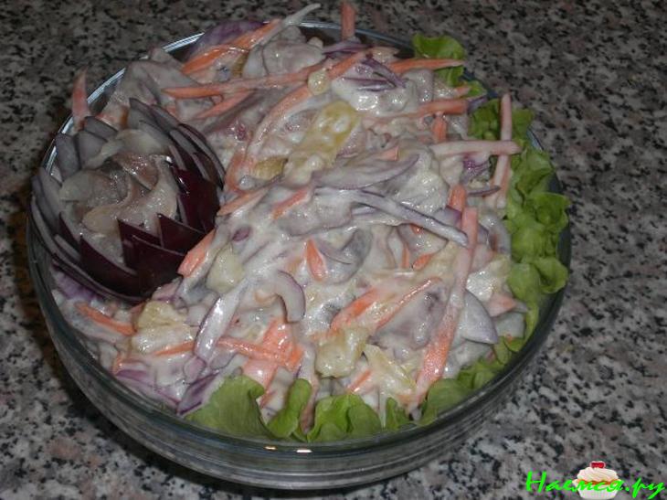 Сельдь с сельдью и ананасами