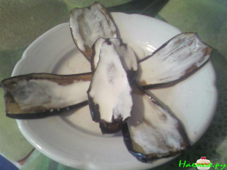 Жареные баклажаны с соусом