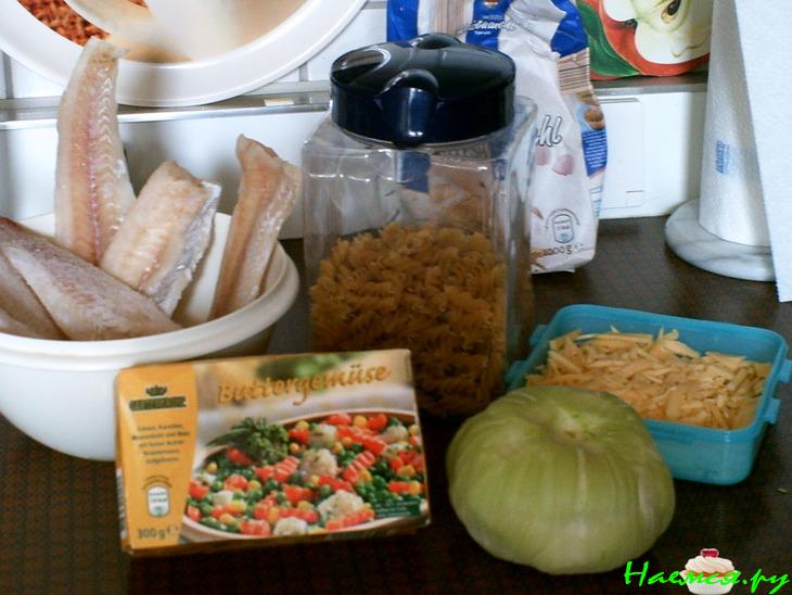 Запеканка из рыбы с макаронами и овощами