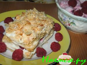 Слоеные пирожные с малиной и рикоттой Слоеные пирожные с малиной и рикоттой