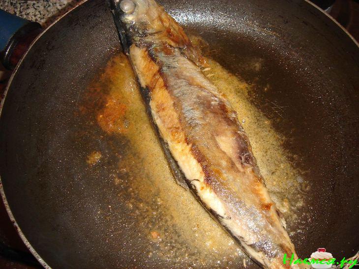 Сельдь под таматно-сметанным соусом