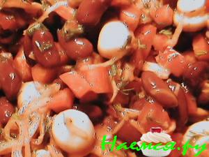 Салат из красной фасоли с шампиньонами