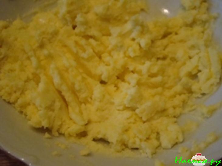 Рыба запеченная под сметанным соусом