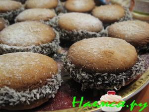 Печенье с шоколадной прослойкой