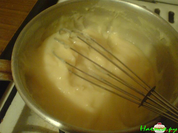 Слоёное пирожное с кремом патисьер