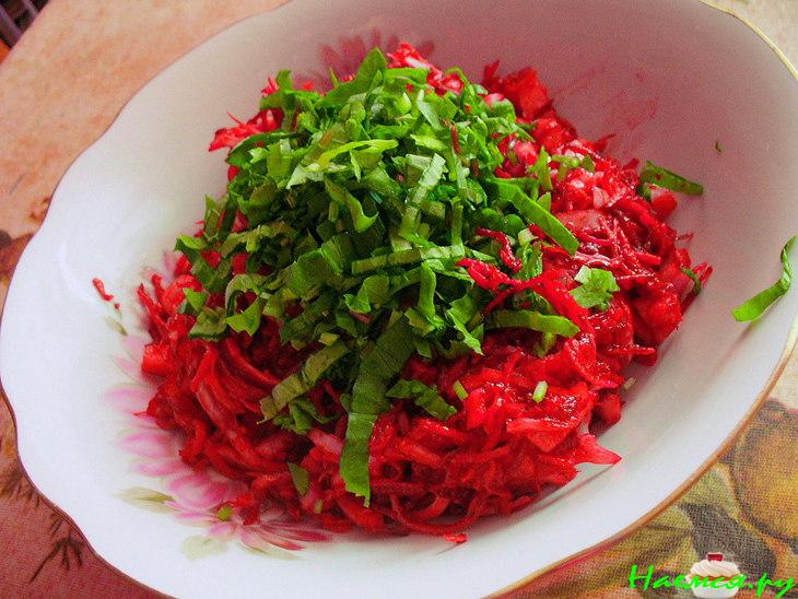 Салат "Витаминный" со свеклой Салат "Витаминный" со свеклой