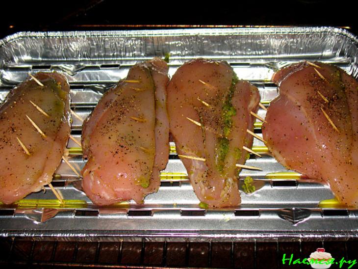 Куриная грудка с фисташковой начинкой
