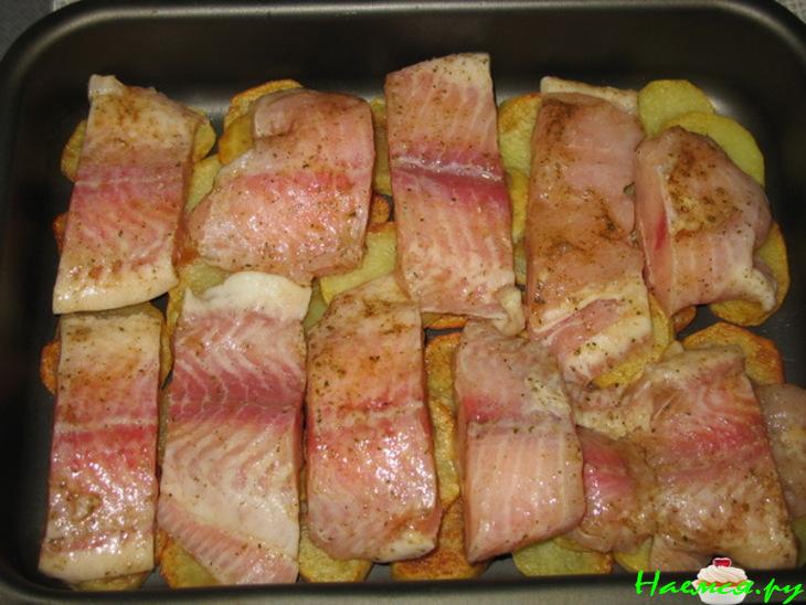 Телапия в шубке с йогуртово-горчичным соусом Телапия в шубке с йогуртово-горчичным соусом