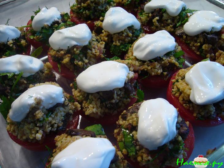 Помидоры, фаршированные пшеном и печенью