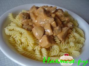 Мясо в сырном соусе