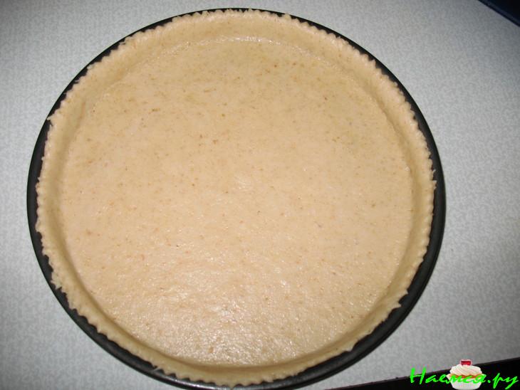 Открытый пирог с тыквой, пеперони и копченым сыром