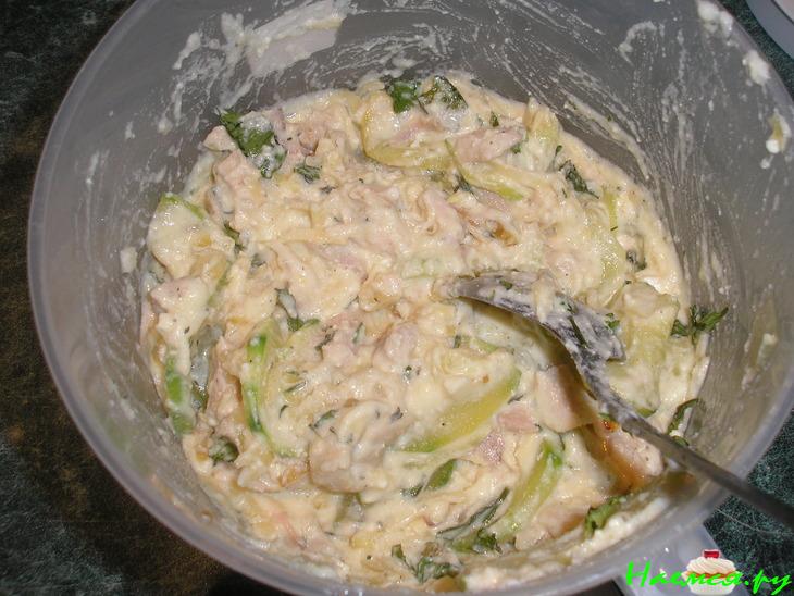 Пирог-запеканка из кабачка-цукини и курицы