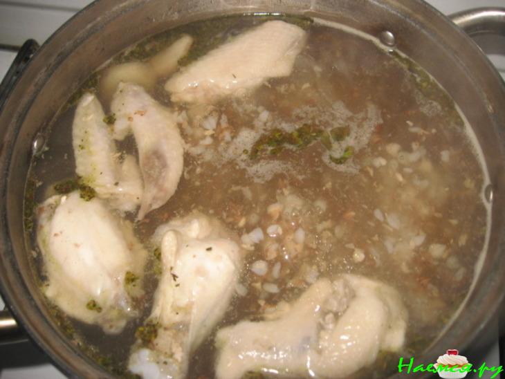 Легкий супчик с куриными крылышками
