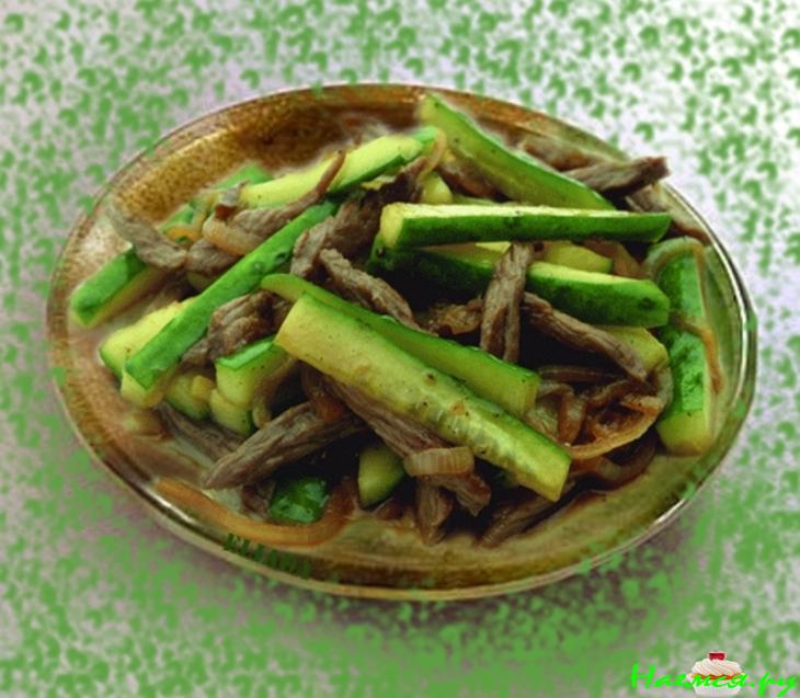 Салат из говядины с огурцами