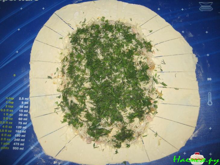 Рыбный пирог из слоеного теста с горбушей