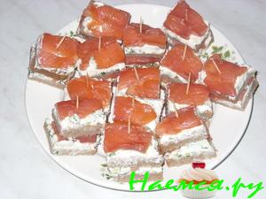 Закуска из брынзы и форели Закуска из брынзы и форели