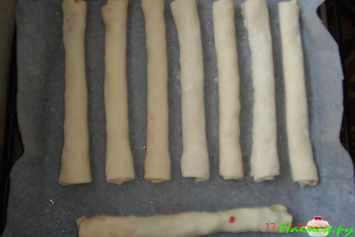 Вишнёвый пирог из слоеного теста