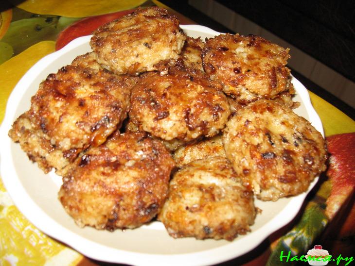 Рисово-рыбные (из консервы) котлеты с овощами