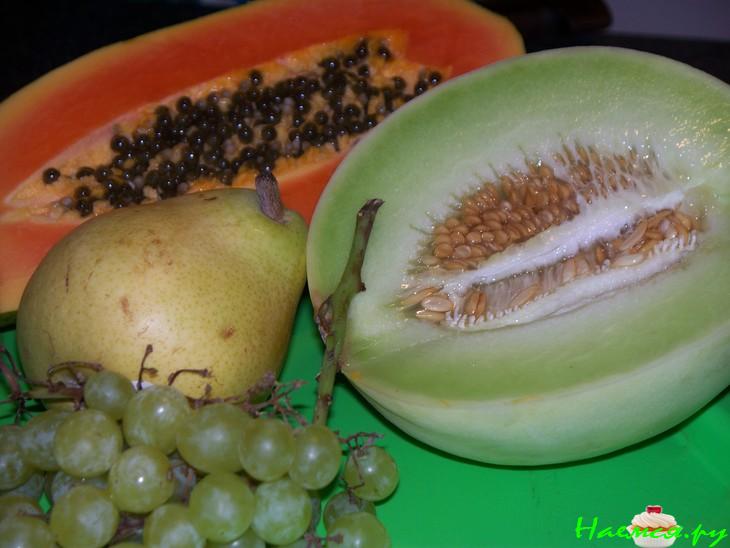 Салат фруктовый с Мартини  