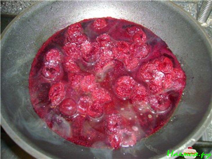 Мясо в слоеном тесте