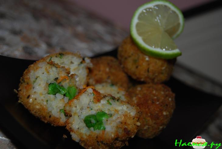 Рисовые шарики с начинкой