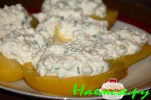 Картошечка с творогом и зеленью в сметане