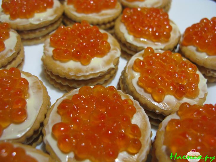 Закуска - канапе "Крекер с икрой"