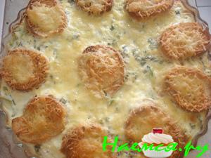 Летний тарт из кабачков с чесночными гренками