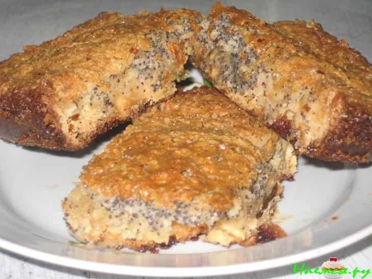 Скорый пирог со сгущенкой и маком