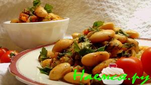 Фасоль, тушённая с томатами