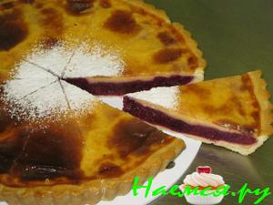 Пай вишневый со сливочной заливкой