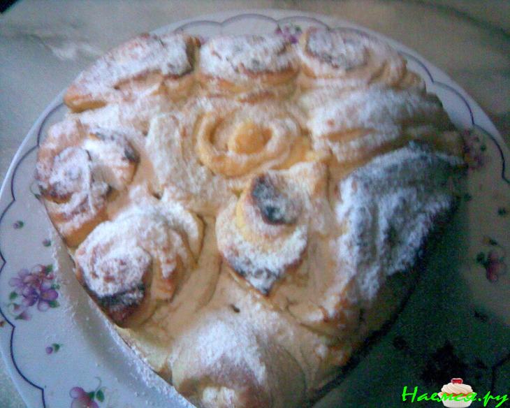 Сердечная выпечка (булочки с клубничным вареньем и пирог с творогом и апельсиновым киселем) Сердечная выпечка (булочки с клубничным вареньем и пирог с творогом и апельсиновым киселем)