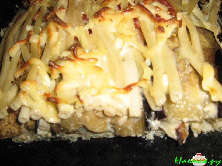 Макаронная запеканка с баклажанами и сыром
